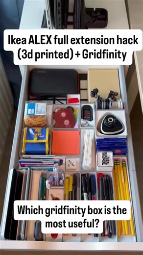 Gridfinity is finally in my IKEA ALEX drawer! After finishing the extension hack, I wanted to organize everything inside using Gridfinity, and this is the result. I still have more drawers to go. For example, the one full of cables… but I’m not sure what models to use for those yet. I’m still deciding. Do you know any good Gridfinity solutions for organizing cables? Which ones do you think work best? 😁 #3DPrinting #IkeaHack #gridfinity #learnbydoing