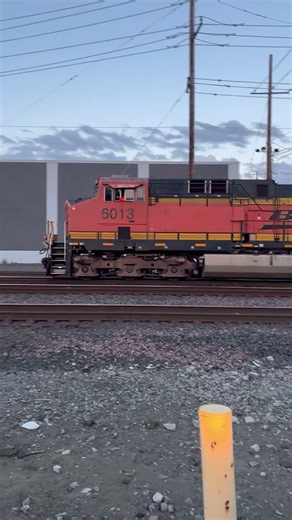 Slow bnsf intermodal passing Horton st