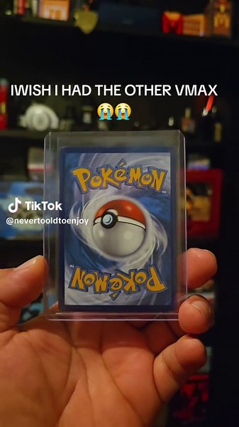 Coleccionando Tarjetas VMAX de Pokémon