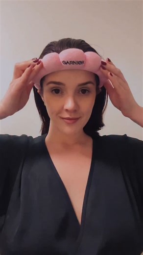 What are you doing to take care of yourself in 2026? 🩷 This is not an AD or sponsored, @garnieruk kindly sent me some of my favourite Garnier self care goodies for my dream pampering evening that I felt worked perfectly for my new year vibes! The @lindtuk is not gifted but it is my go to chocolate fix! #scarlettluxe #selfcare | Scarlett Luxe