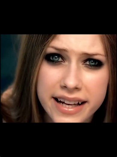 11 March 2002 #complicated #avrillavigne #debut #2000s #letgo #poppunk #musicvideo #canadian #femaleartist #tiktokforyou #childhood