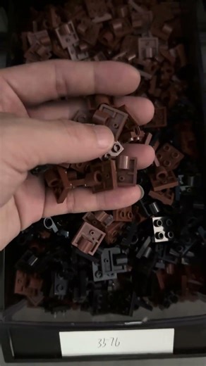 LEGO Part 2444 Plate, Modified 2 x 2 with Pin Hole