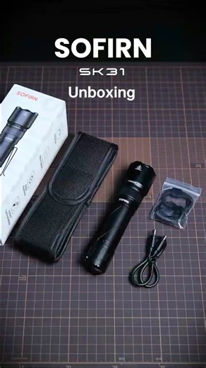 Unboxing the new SOFIRN SK31. 🔥#sofirn #flashlight #tech #edcgear