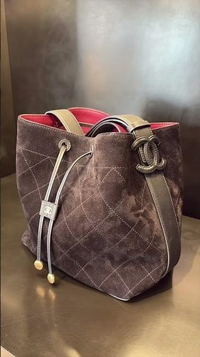 Another batch of Chanel bags just hit the boutique floor 👀