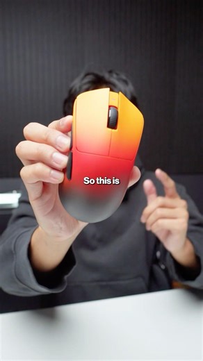 This Gaming Mouse Has a Screen on the Dongle?