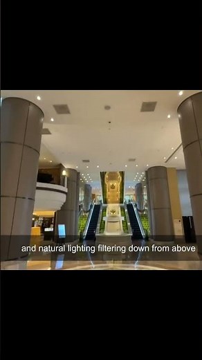 How extravagant is the Grand Hyatt Taipei lobby?