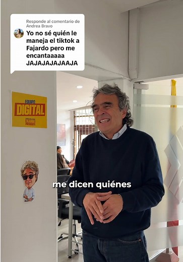 Respuesta a @Andrea Bravo Bueno, ahora sí les voy a mostrar al “equipo de marketing” 👀 ¿Les subo el sueldo? #lagroupie #marketing #eleccionescolombia #equipo #digital