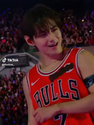 Taehyung Arirang Tour in Chicago Day 2 concert footage