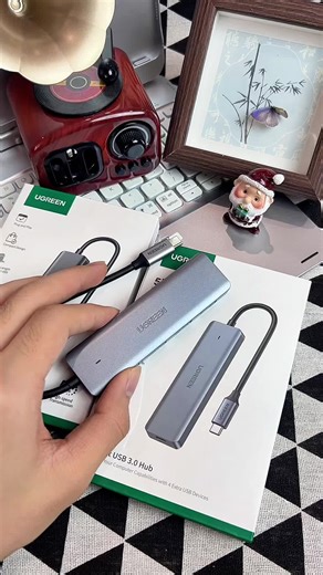 End the USB port struggle for good! This 4-port hub connects all your devices at once: ⚡️SuperSpeed data transfer up to 5Gbps 📱Universal compatibility across devices 🎮Perfect for both gaming and work 4 ports. 1 hub. No more excuses. Your cable chaos solution is here. #TechTok#USBHub #dealsforyoudays #CoolGadgets #tiktokshop