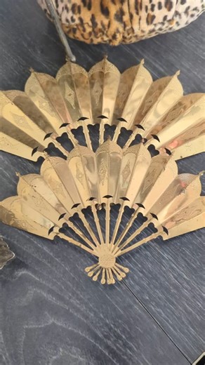 Lil' Laura | Tonight! Grab your jammies and join me! | Instagram