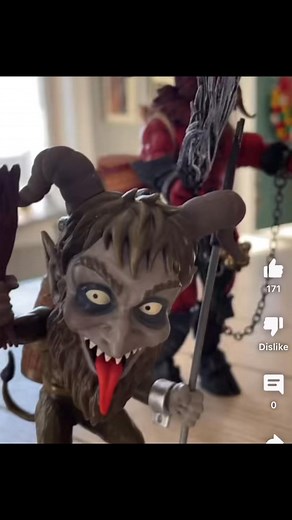 I used my vintage lamb cake mold and tried to make Krampus instead. Turned out like a cross between Krampus and an angry billy goat #krampus #christmas #cake #lambcake #redvelvet #dessert #fondant | June Cleavers Vintage Closet