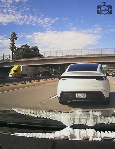 52K views · 345 reactions | Tesla can't use blind spot. I had my blinker on. | Dashcam Lessons | Facebook