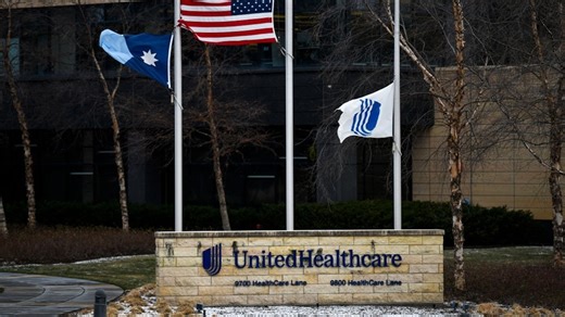 Fans of UnitedHealthcare CEO murder pack NYC court ahead of hearing