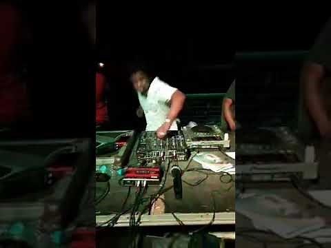 O MELHOR DJ DE ANGOLA TOCANDO O MELHOR DO KUDURO subscreve no nosso canal
