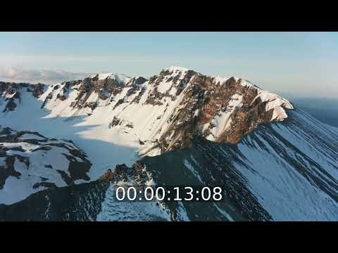 Winterluftvideo Vulkan- und Krater- Landschaft Mount Sankt Helens in Cougar in Washington, USA