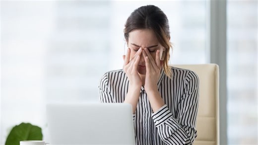 US Woman Loses Vision By Contracting Rare Eye Infection After Swimming With Contact Lenses: Acanthamoeba Keratitis Explained