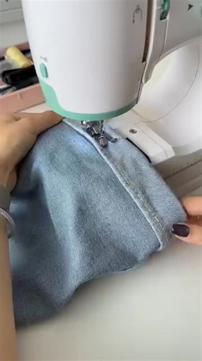 淋 Sew Like a Pro - No Experience Needed! Compact Electric Sewing...