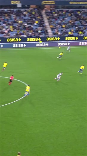 ANOTHER ONE! 🇰🇪🔥 Job Ochieng cannot stop scoring in Spain! 🇪🇸 ​The Harambee Stars sensation just silenced the crowd in Cádiz with this clinical finish! 🤫 This marks 2 goals in 2 games for the 23-year-old as he continues his meteoric rise at Real Sociedad. ​Fresh off signing a new contract until 2028 and making his La Liga debut, Job is proving why he’s the next big thing for Kenya! 🦅✨ ​From Ligi Ndogo to lighting up the Segunda División... the journey is just beginning! 📈💪 Why This Goal