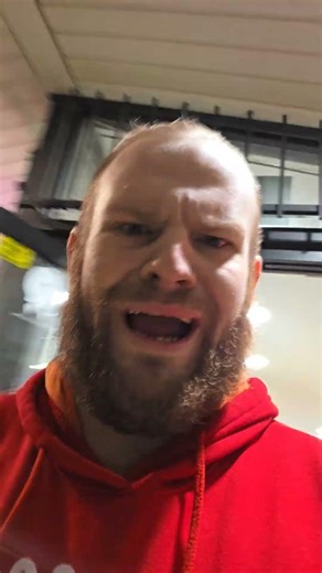 Boutta get offed by the Hash Slinging Slasher #horrormovie #horrormovievibes #comedy #spongebob #lol