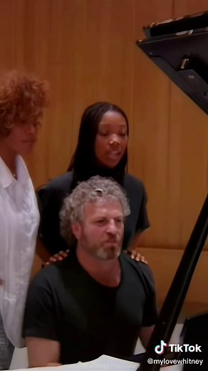 My Love Whitney ❤ no TikTok