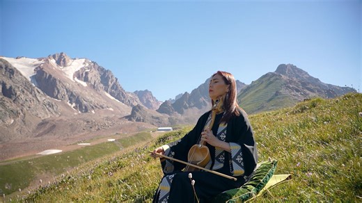 Video. Kazakh musician Layla Tazhibayeva reimagines traditional kobyz