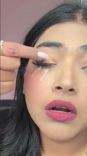 30 Second Eye Makeup Tutorial using fingers | Typsy Beauty