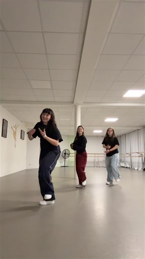 Bubblegum Dance Performance by Gravity Dance Crew