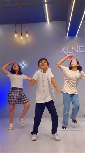 Bhavya Gupta on Instagram: "Channa ve .. . . #bhavyag2014 #reels #viral #dance #reach #growth #instgram #india #indiatour #virałpost #2025 . . . . #🥀 #🌟 #❤❤"