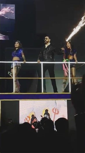 #abhishekbachchan steals the show at #filmfareawards #shorts