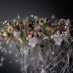 Subscribe today and access over 800 step-by-step floral design ideas to get inspiration and perfect your floral design skills! Such as this amazing floral design by @romstein /////// Suscríbete hoy a FLOOS y accede a más de 800 ideas de diseño floral explicadas paso a paso para inspirarte y perfeccionar tus habilidades. Como este magnífico diseño floral de @romstein #FLOOS #TheCraftersSecret #DIY #FloralArt #StepByStep #FloralDesign #Floristry #Ideas #ArteFloral #DiseñoFloral #PasoAPaso #VideoTu