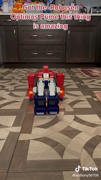 Transformers Robosen Optimus Prime Toy Review