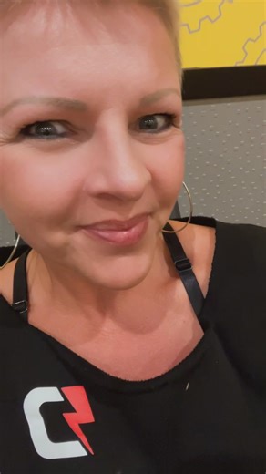 Today is my day 1. I have completely failed at this whole working out, losing weight thing. Eating better is ok except for kettle corn. It’s my new addiction for I found a new one that taste like bad choices and it was hahaha. Failure is not an option….i will figure it out💪🏻💪🏻💪🏻 But my tan looks good😛😉😛