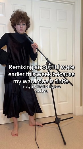 #altfashion #alternativefashion #gothgirl #thriftfinds #thrifting #alt #tradgoth #gothfashion #goth #gothic #darkaesthetics #secondhandfashion #winterfashion #80sgoth