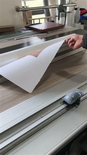 This cutting paper rack keeps your sheets right where you need them — clean, tidy, and ready.