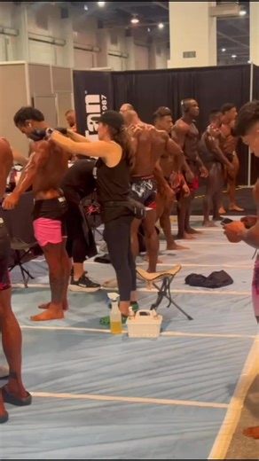 Tanning and Oil are essential for all Competitive Athletes #bodybuilding #mrolympia #fitness | Generation Iron