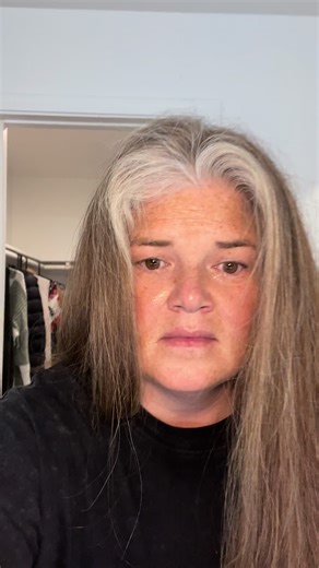 Effortless Hair Styling with This Simple Curling Iron