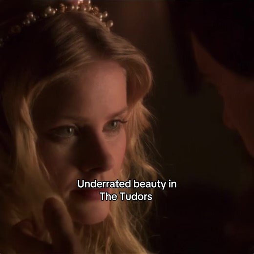 Anita Briem in The Tudors as Jane Seymour S2. Omg after seeing The Tudors I search the actress and she is soo pretty, in MY opinion is the most pretty actress in The Tudors (just an opinion) #thetudors #janeseymour #anitabriem #henryviiiwives #anneboleyn
