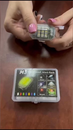 13K views · 64 reactions | ✨Luz flash tipo avión 9 led, nueva generación ✈️⚡️✔️Alta intencidad ✔️Multicolor ( blanco, azul, rojo, verde, amarillo, rosado, celeste)✔️Recargable✔️Fácil instalaciónPrecio: 5.00 c/u寮️尿 | Platino Accesorios S.A de C.V | Facebook