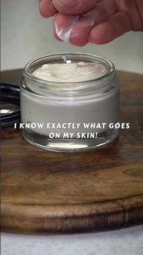 This homemade cream costs less than store-bought... and you get 500 g! 🤯 #diyskincare #naturalbeauty