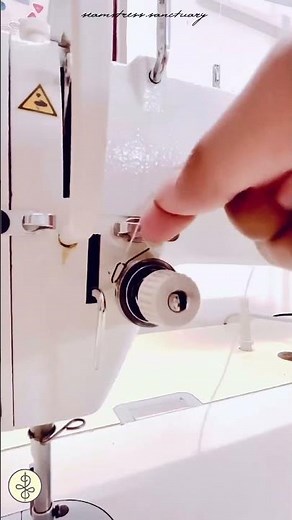 how to thread an industrial sewing machine🧵 juki ddl-8100e 🪡subscribe for more!