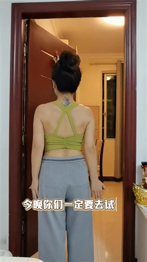 #摸门框练习 | Yoga Namaste