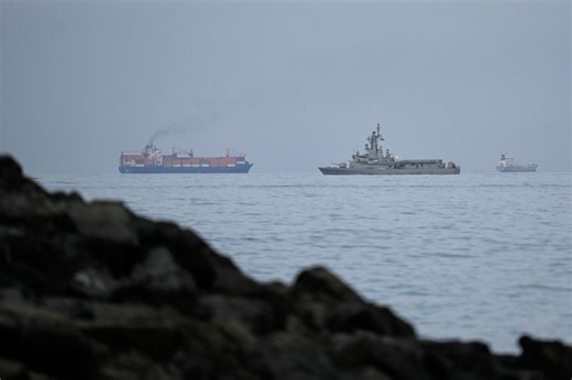 Détroit d’Ormuz : deux navires de guerre américains franchissent le passage pour la première fois depuis le début du conflit - i24NEWS