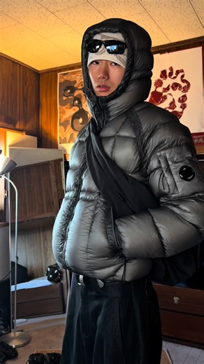 Genya on Instagram: "登山でも行くの？って聞かれた。行きません🫠 . Outer @cpcompany_japan ddshell sizeS Knit @uniqlo_jp ウォッシャブル3Dニット sizeL Pants @jcaesar_studio Bag @coteetciel Shoes @salomon_japan Belt @__cs.cs.cs__ studs belt . #ファッション #メンズファッション #fashion #mensfashion"