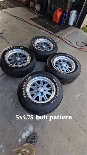 Andrew Martinez on Instagram: "$800 great white lettered tires..fats in rear..pick up in Pico Rivera..5x4.75, camaro,chevelle,gbody,impala,all gm 5x4.75 #vintage_gold_classics"