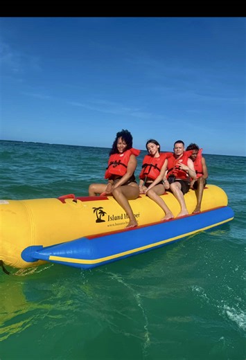 Banana Boat in Punta Cana 🌴🇩🇴🌴 #bananaboat #puntacana #bavaropuntacana #birthdaytrip #vacation