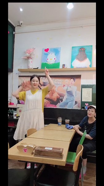 라성천사 단체도시락 만든후에 엄마랑 뭉친근육 풀기 😁 #라성천사 #유라성 #모녀 #도시락 #성수돈까스