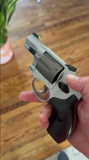 632 UC TI smith and Wesson