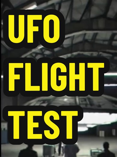 REAL UFO TEST FLIGHT. Un equipo de científicos consigue hacer elevar vuelo por unos instantes un objeto con forma de aplanada, aparentemente sin piloto. En la grabación se ven otros vehículos sin despegue, no sabemos si con habiendo realizados pruebas de vuelo previas o con otras finalidades. Qué opinas de ésto?