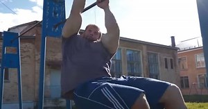 Čudovište sa Volge: Andrej ima 170 kila, a radi zgibove sa jednom rukom