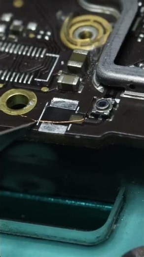 Micro-Soldering a Ghost Wire Back #repair #satisfying